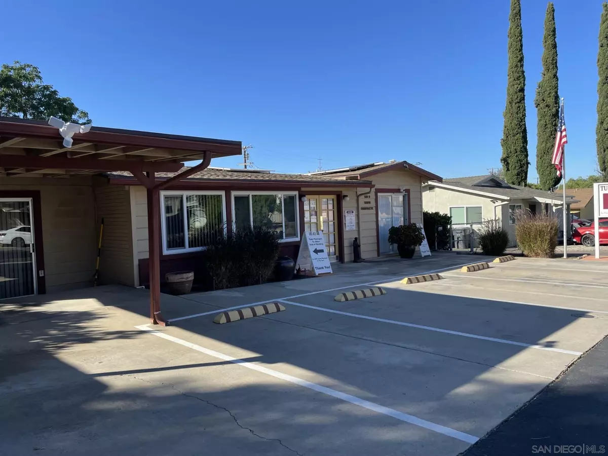 Ramona, CA 92065,520 D St