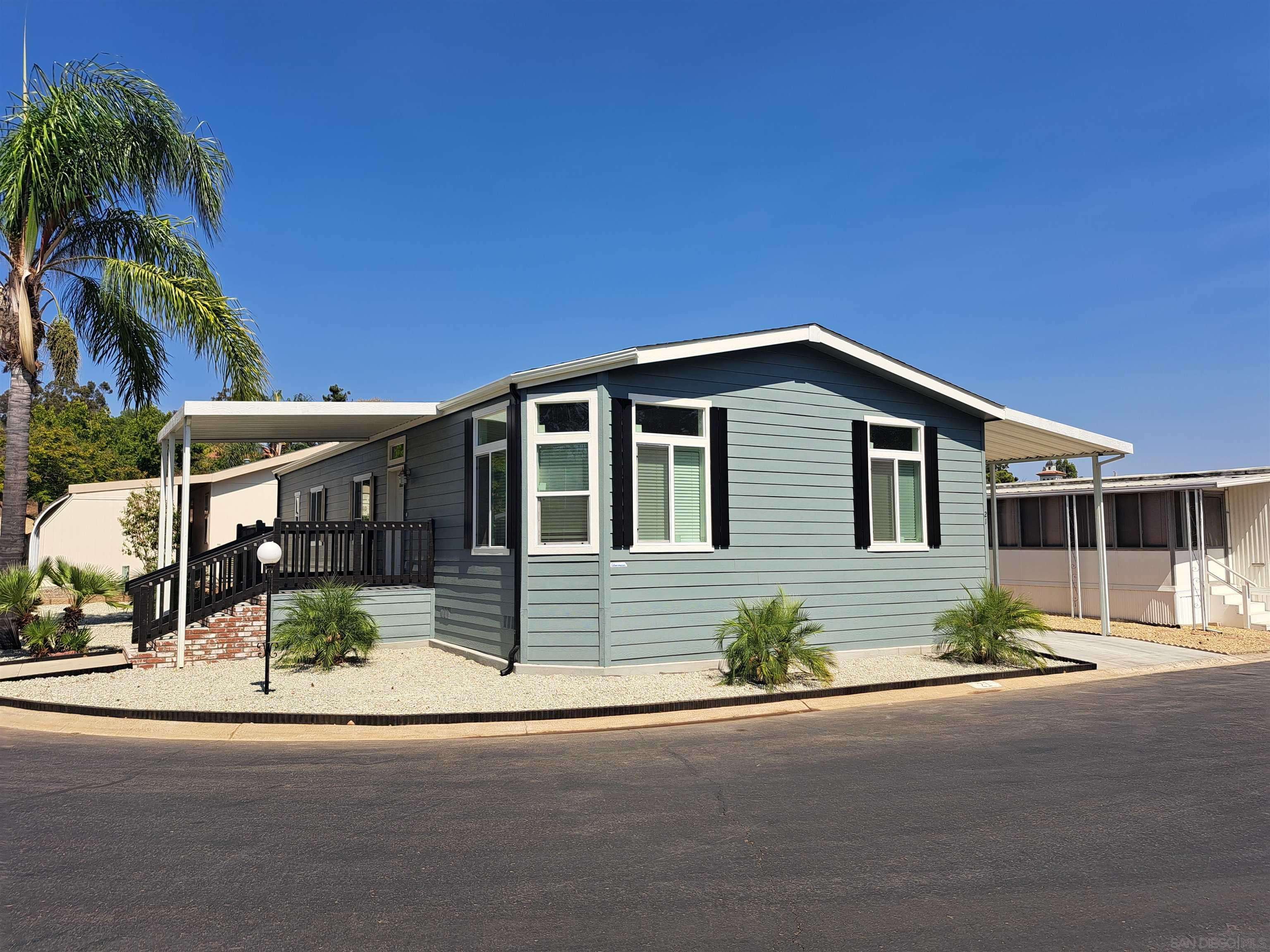 525 W El Norte Parkway #21, Escondido, CA 92026