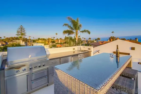 Coronado, CA 92118,10 Ocean Court