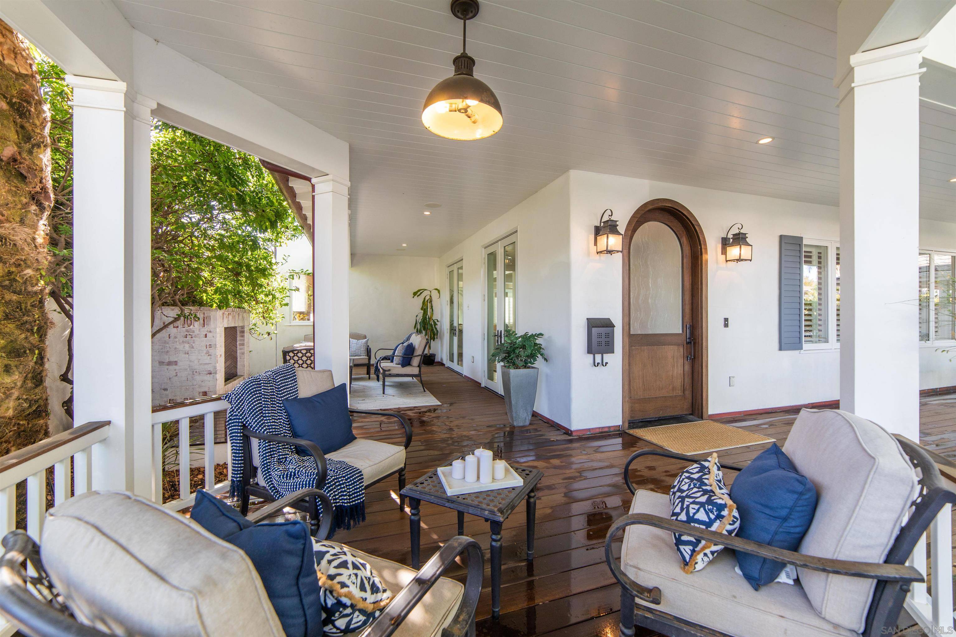 Coronado, CA 92118,868 J