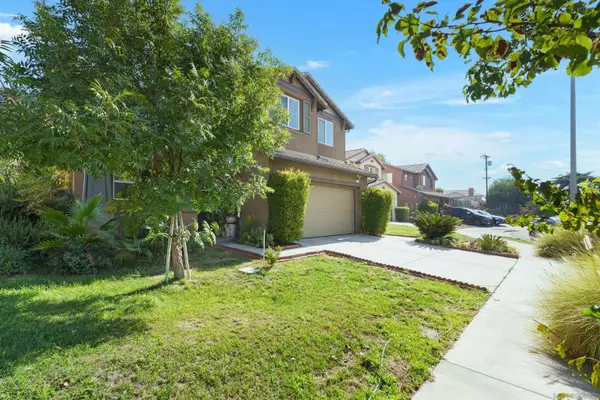 Sylmar, CA 91342,13118 Hummingbird Lane