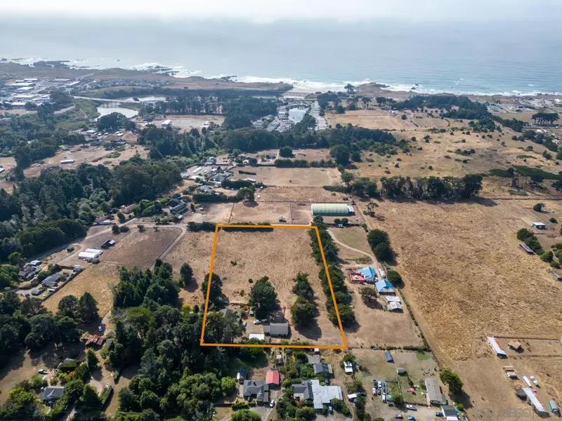 32260 Rivers End Rd, Fort Bragg, CA 95437