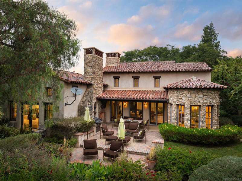 6833 Calle Portone, Rancho Santa Fe, CA 92091