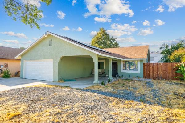 639 E 5th St, San Jacinto, CA 92583