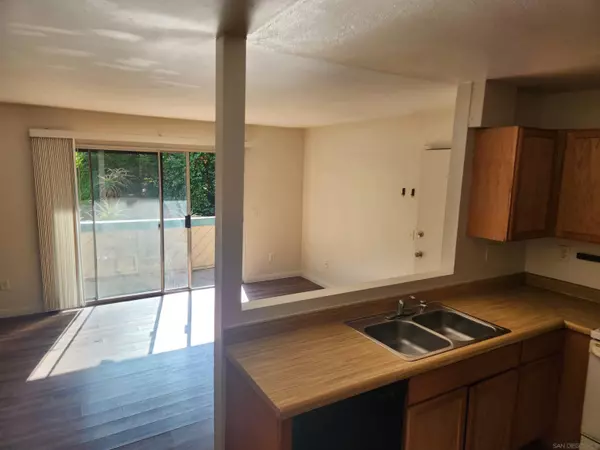 San Marcos, CA 92069,3435 Capalina #7