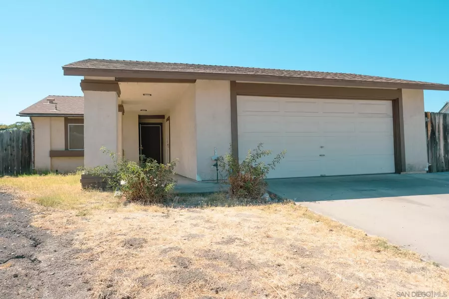 10101 Carrie Ellen Ct, Santee, CA 92071