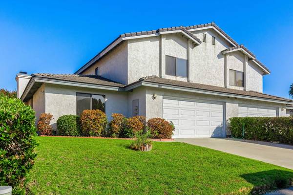 Carlsbad, CA 92009,2732-2734 Luciernaga St