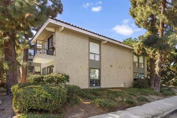 Carlsbad, CA 92009,2507 Navarra Dr #109