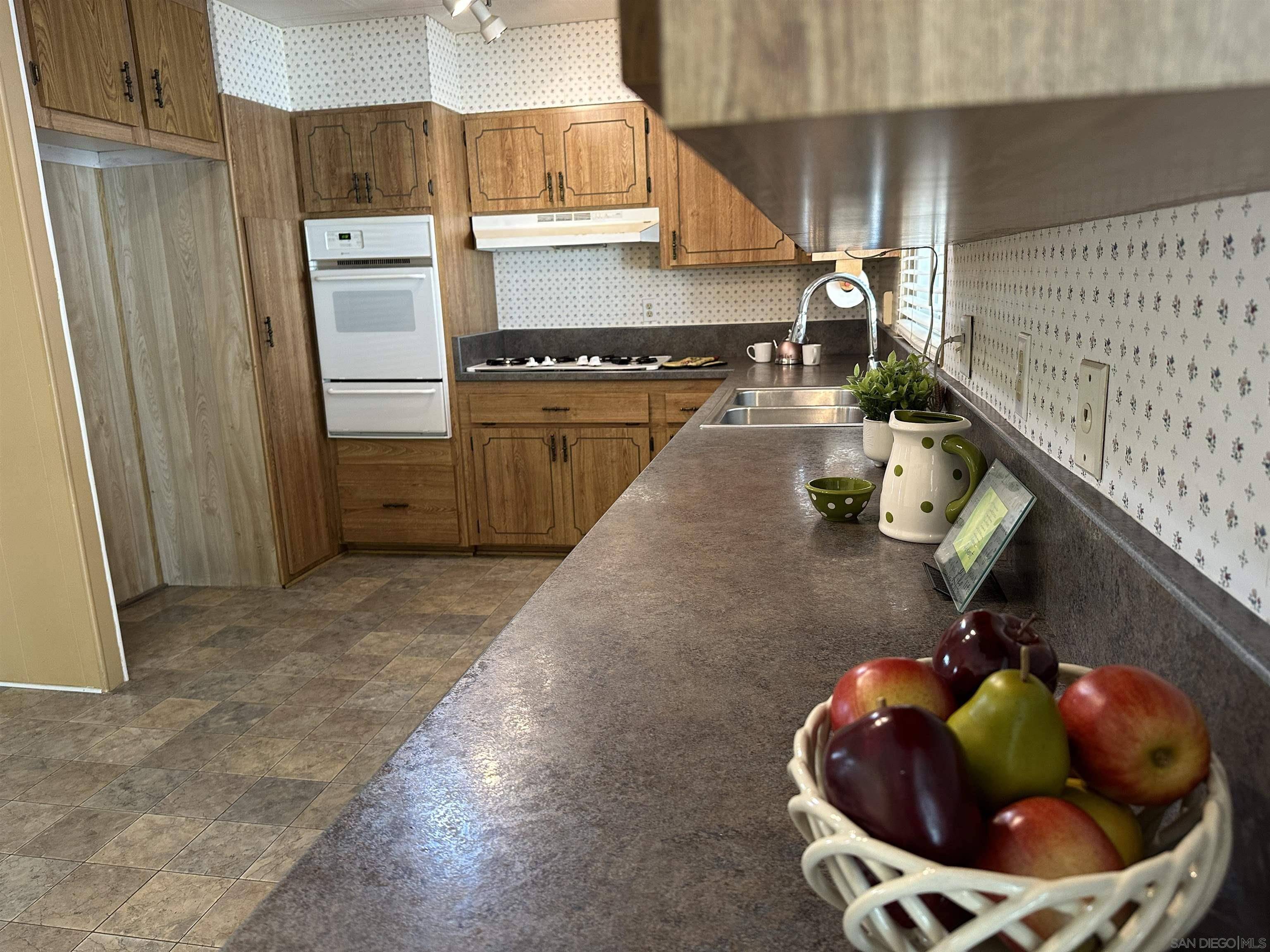 San Marcos, CA 92069,1401 EL Norte #323