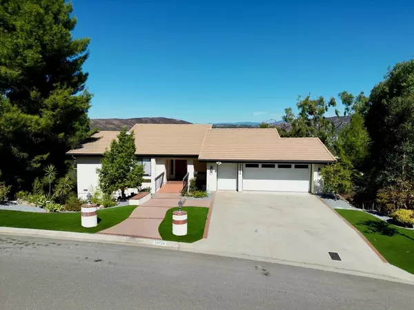 23724 Calistoga Pl, Ramona, CA 92065