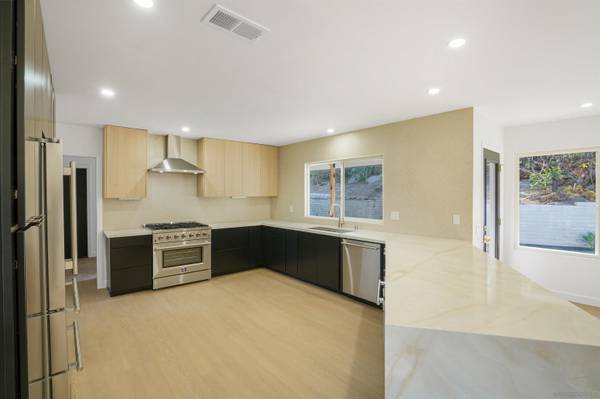 Poway, CA 92064,16220 Del norte