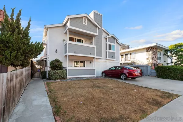 San Diego, CA 92104,4074 Utah St #2