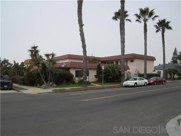 San Diego, CA 92107,2110 Sunset Cliffs Blvd #Apt.3 / Grg.2