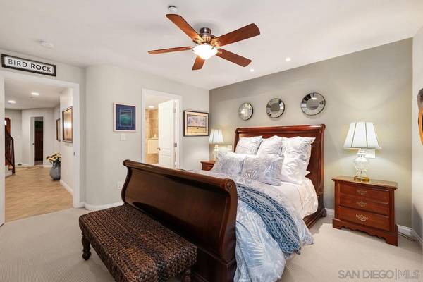 La Jolla, CA 92037,366 Forward #Unit B