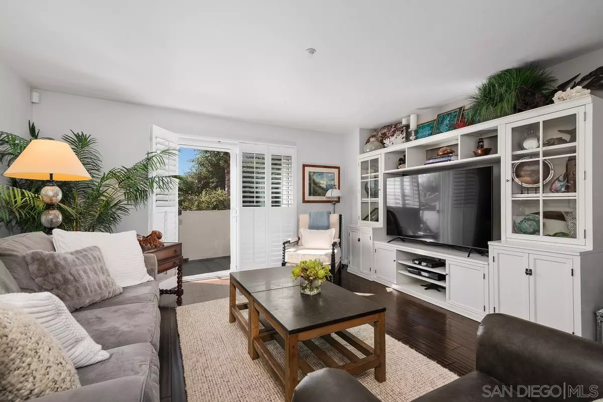 La Jolla, CA 92037,366 Forward #Unit B