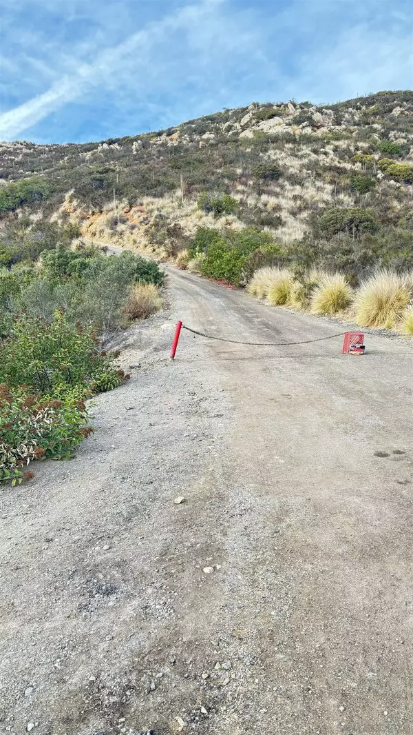 00 Skyline Truck Trl #01, Jamul, CA 91935