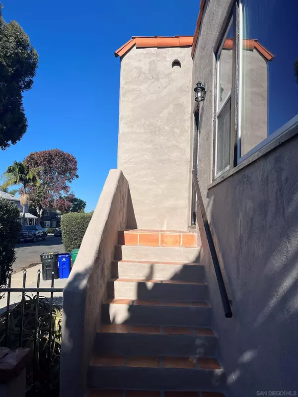 La Jolla, CA 92037,5611 BEAUMONT AVE