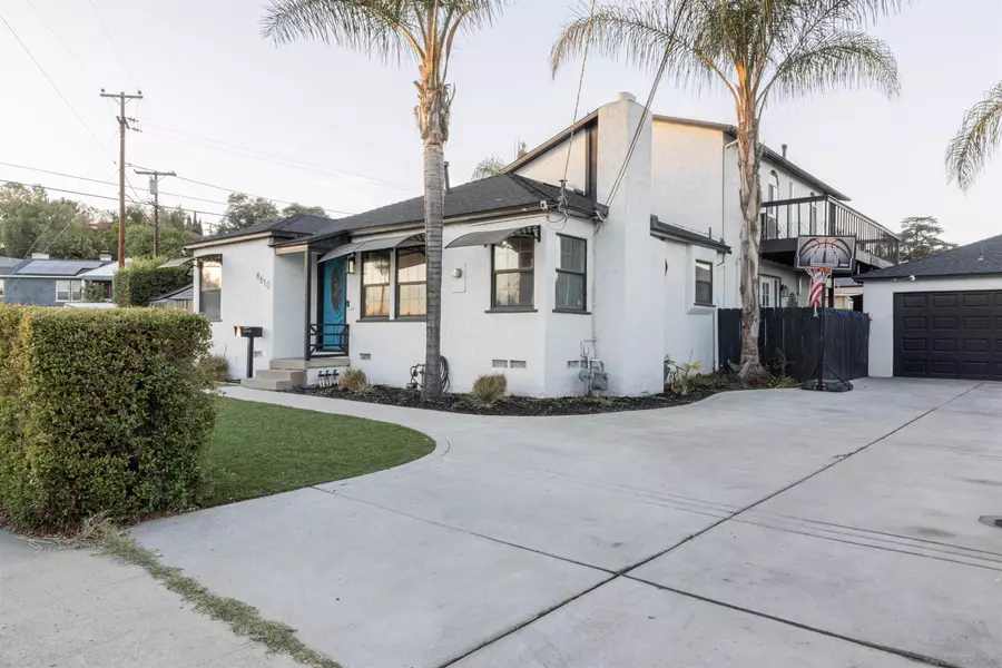 8610 Hayes Street, La Mesa, CA 91942