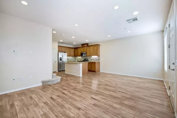 San Diego, CA 92154,1780 Saltaire Pl #11