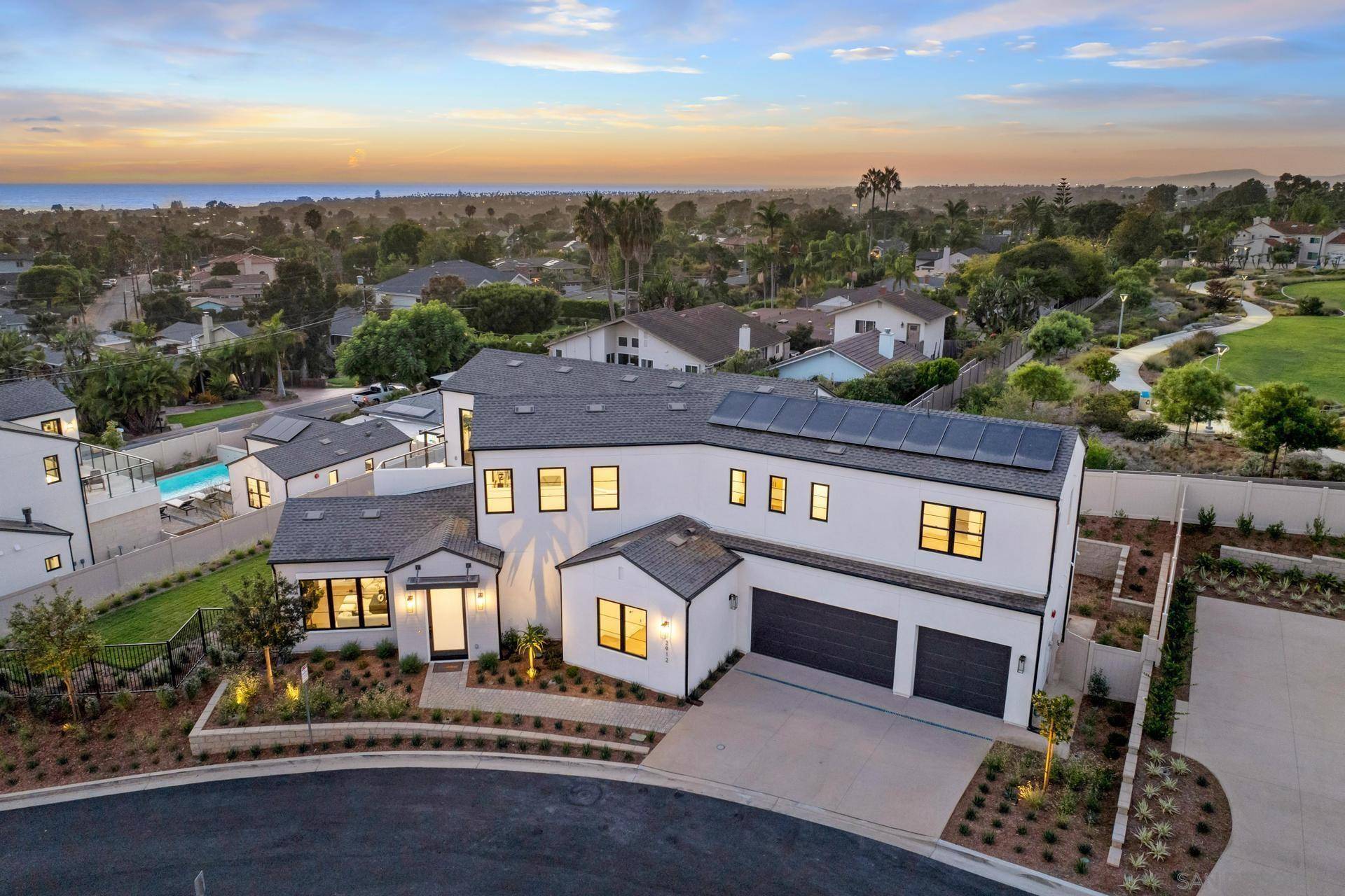 Carlsbad, CA 92008,2912 Highland Dr