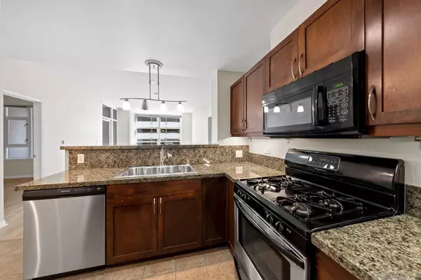 San Diego, CA 92101,530 K St #414