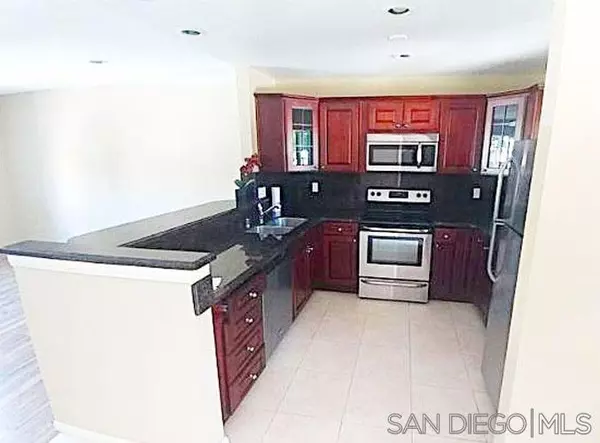 San Diego, CA 92122,7545 Charmant Dr #1201