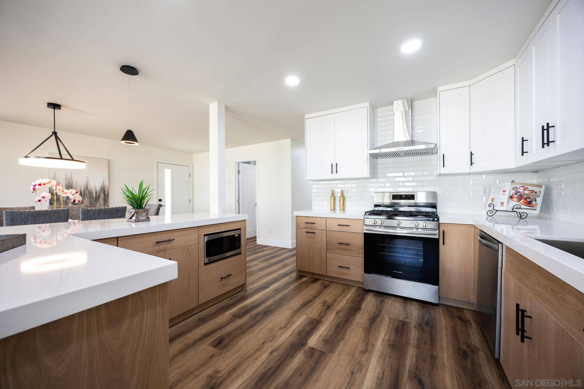 Santee, CA 92071,8301 Mission Gorge Rd #SPC 176