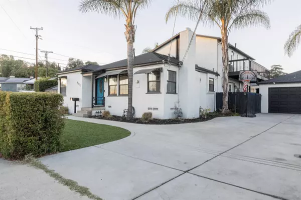 8610 Hayes Street, La Mesa, CA 91942