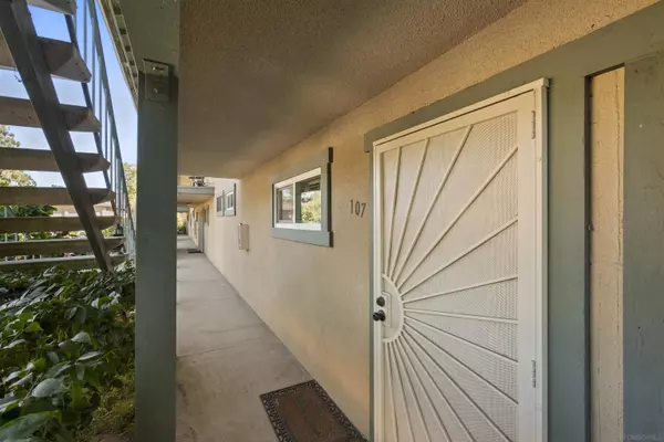 San Diego, CA 92109,4651 Pico St #107