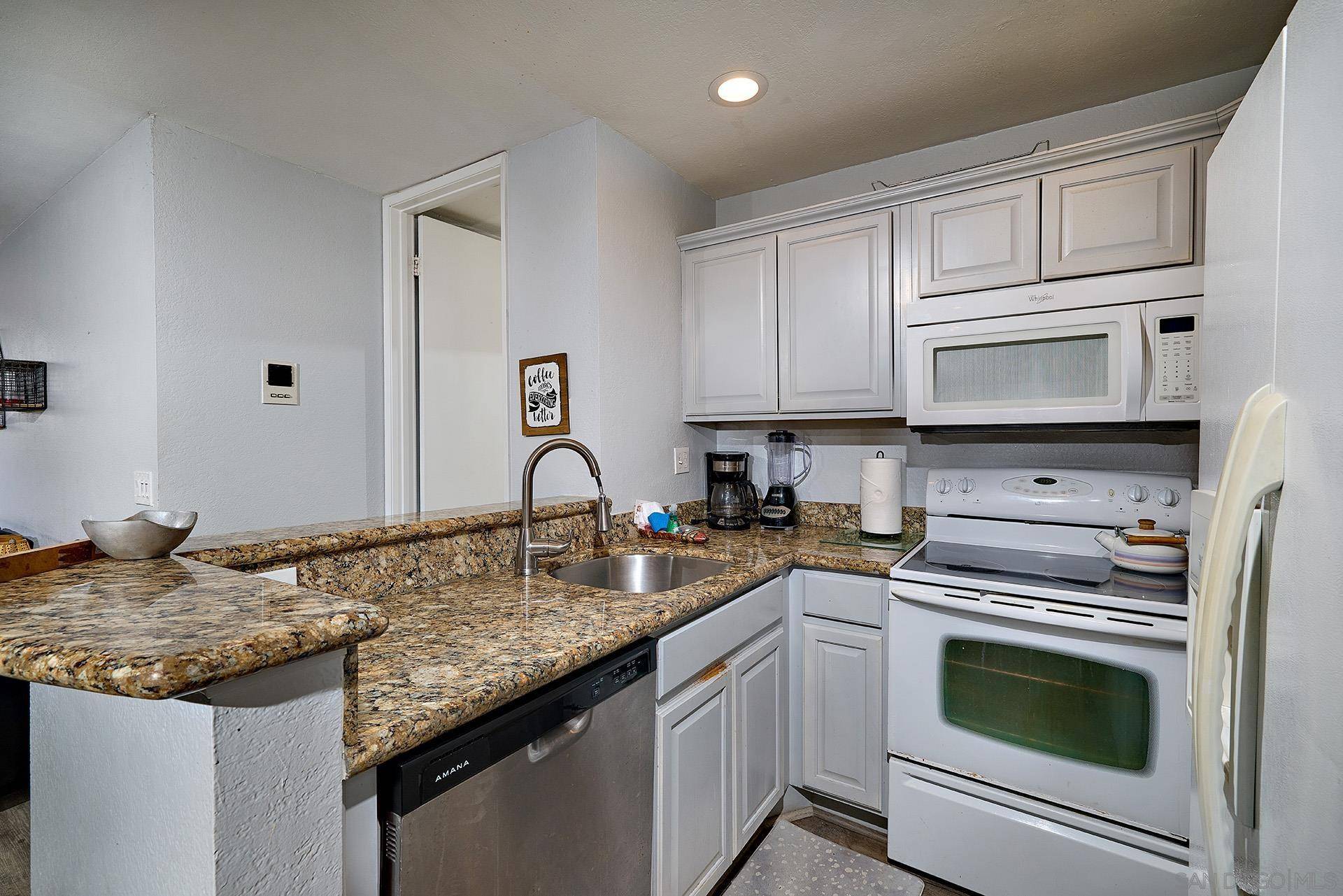 Oceanside, CA 92054,999 N Pacific #B112