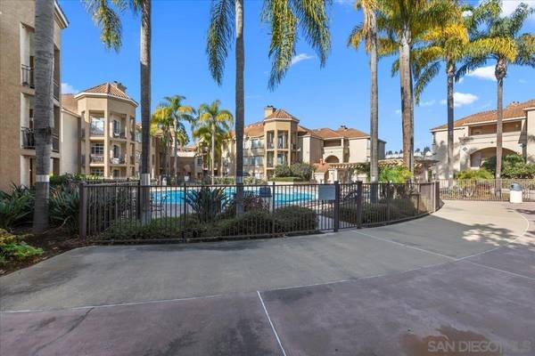 580 Camino De La Reina #226, San Diego, CA 92108