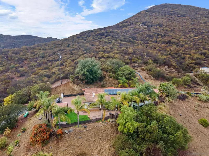 728 Rainbow Hills Rd, Fallbrook, CA 92028