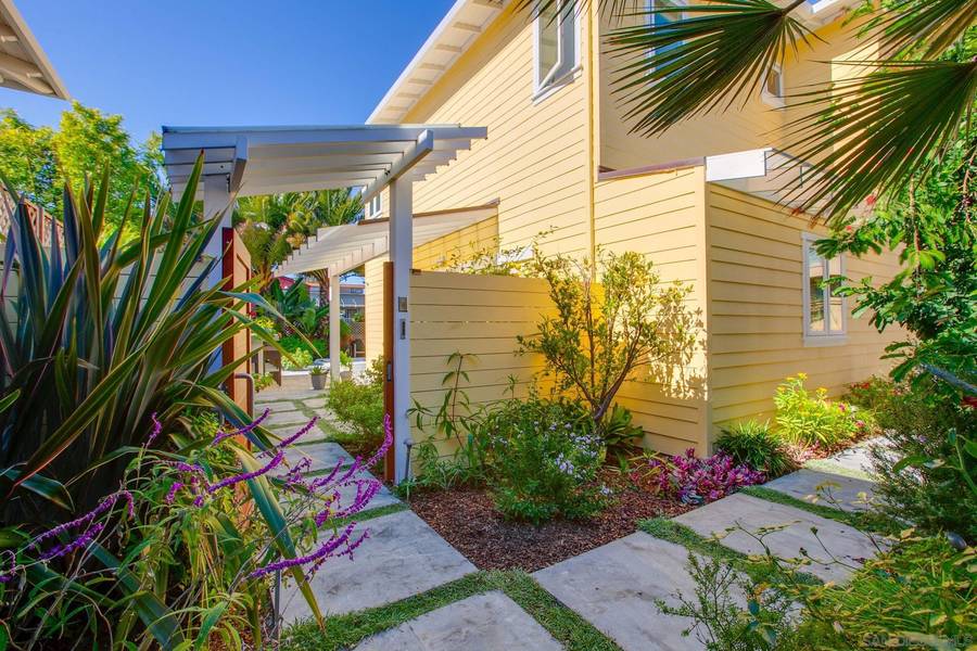 241 N Rios Ave, Solana Beach, CA 92075