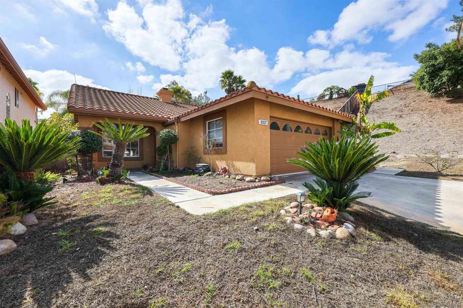 9207 Irongate Ln, San Diego, CA 92126