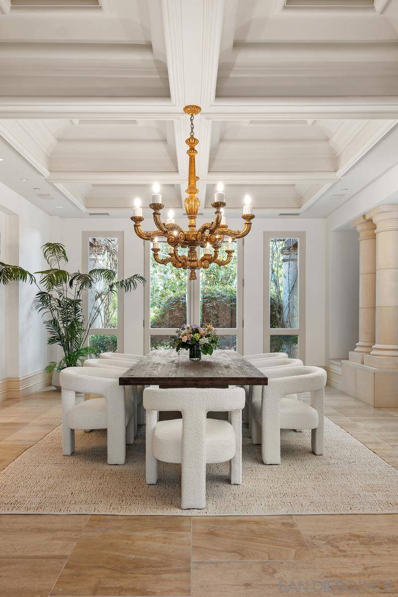 Rancho Santa Fe, CA 92067,6372 Las Colinas