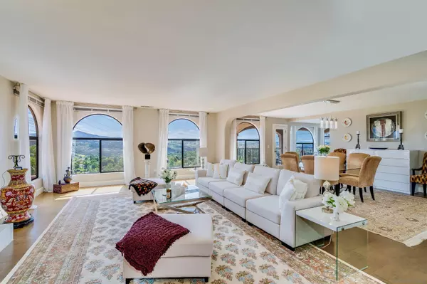 Rancho Santa Fe, CA 92067,7087 Rancho Santa Fe View Ct