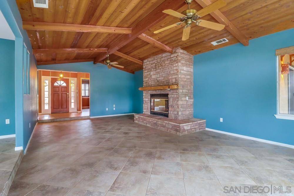 Valley Center, CA 92082,11201 Calle Oro Verde