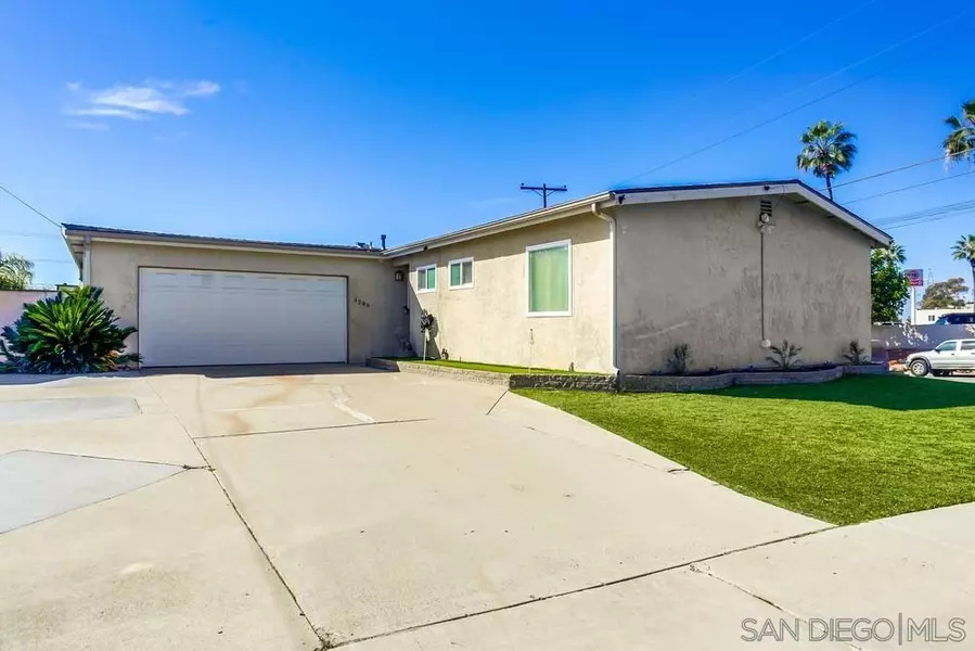 4286 Lochlomond, San Diego, CA 92111