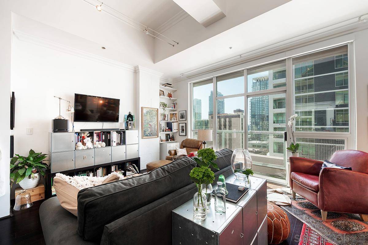 350 W Ash Street #807, San Diego, CA 92101