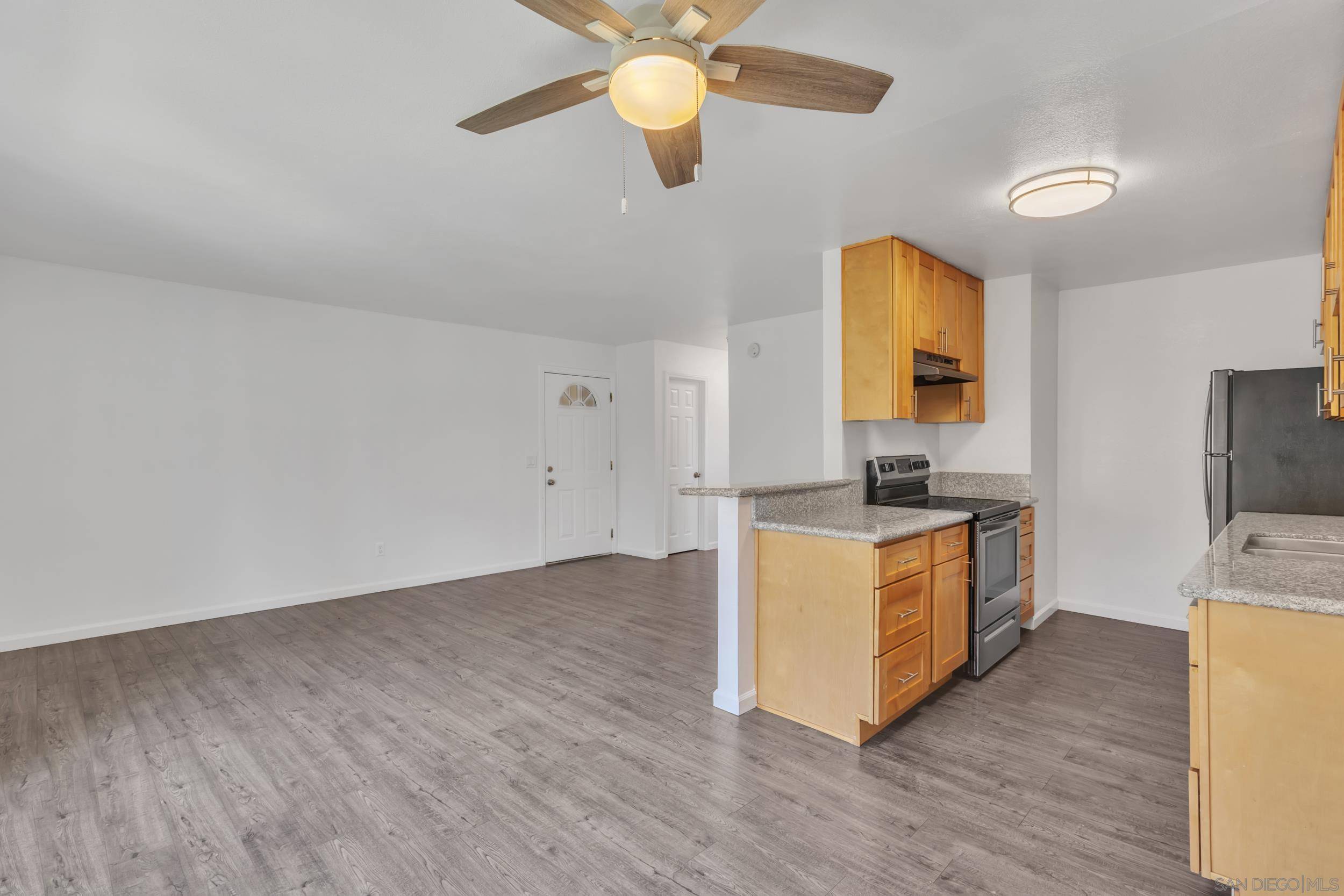 San Diego, CA 92105,1621 Pentecoast ##6