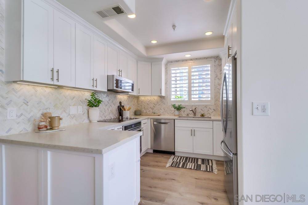 San Diego, CA 92101,235 Market St #501