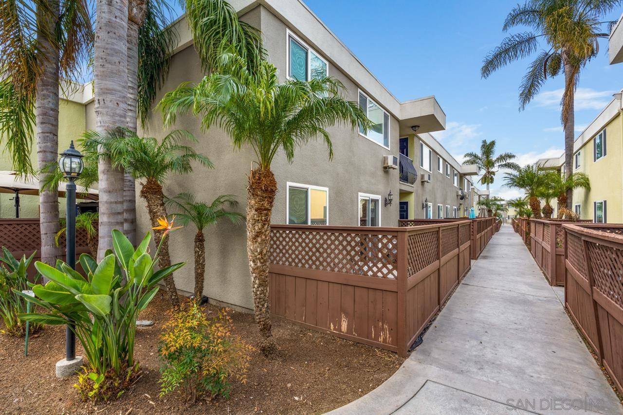 San Diego, CA 92117,6666 Beadnell Way #13