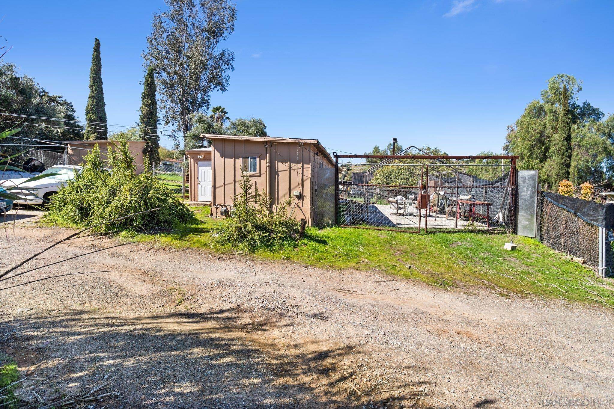 Lakeside, CA 92040,11816 Waterhill Rd