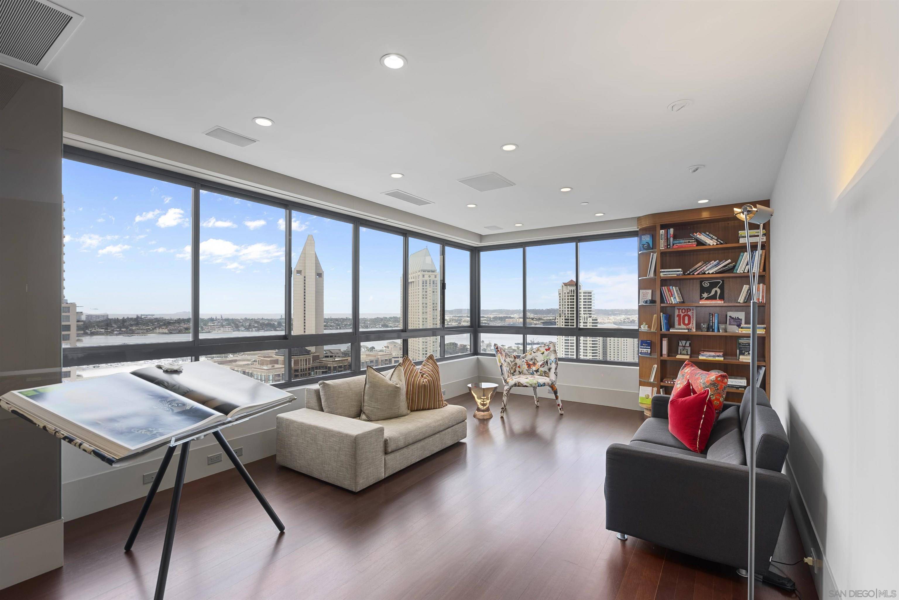 700 Front St #1701, San Diego, CA 92101