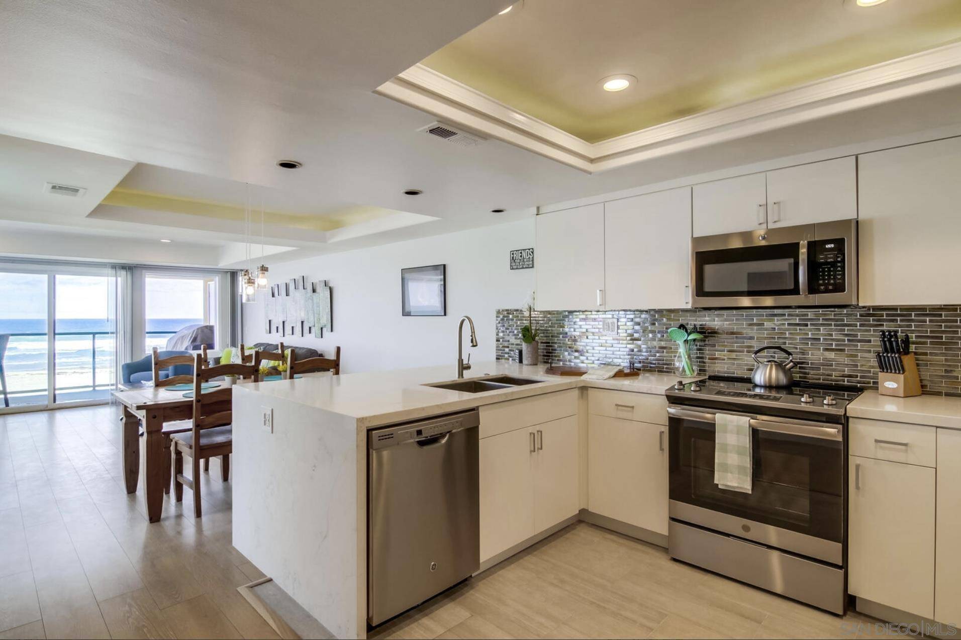San Diego, CA 92109,3653 Ocean Front Walk