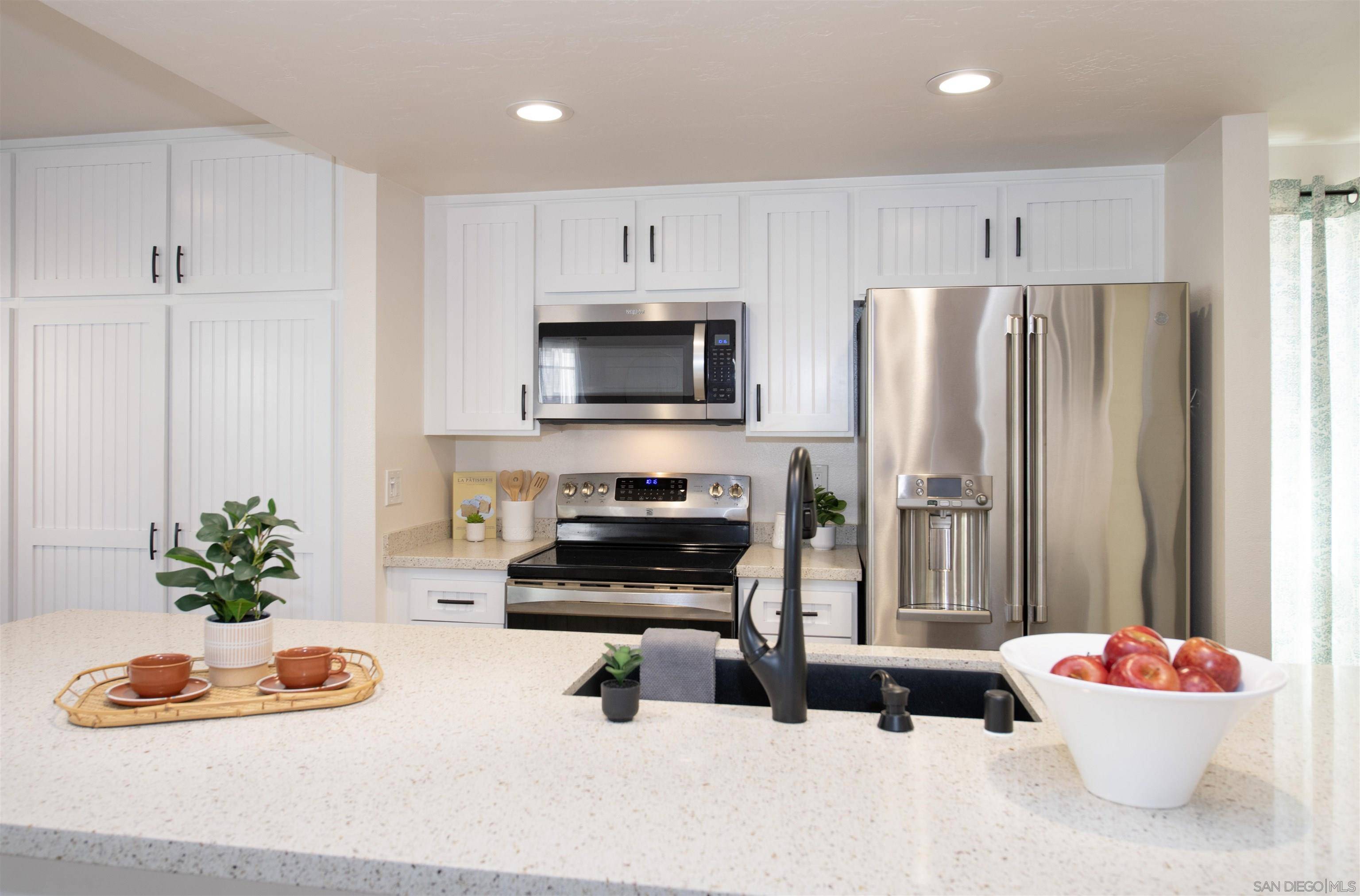 Ramona, CA 92065,23620 Country Villa