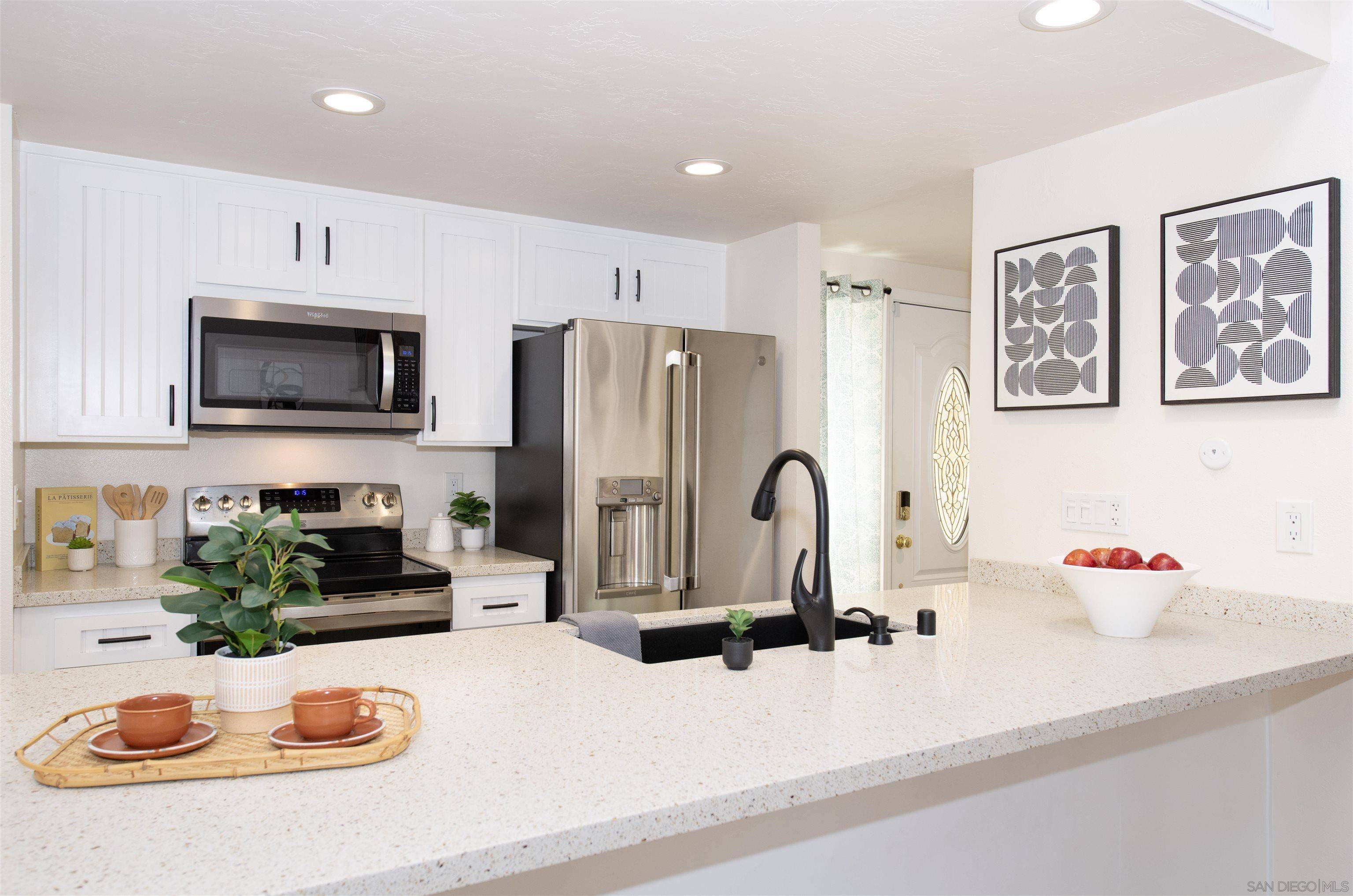 Ramona, CA 92065,23620 Country Villa