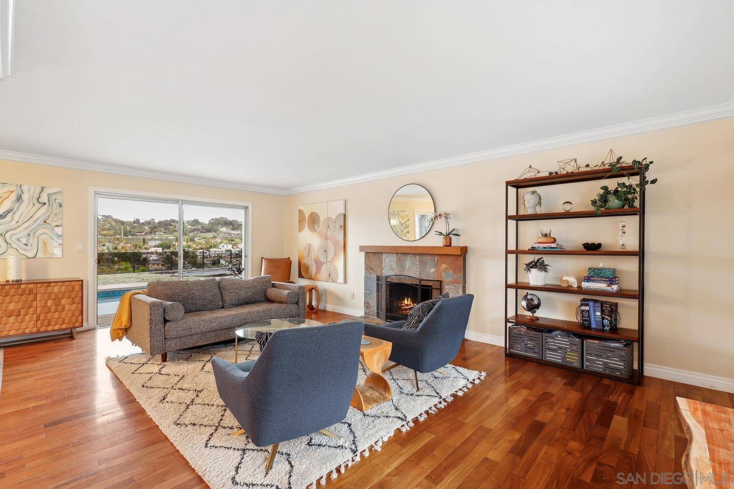 Solana Beach, CA 92075,768 Sonrisa Street