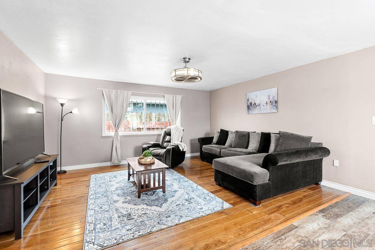 San Diego, CA 92114,7703 Woodbine Way