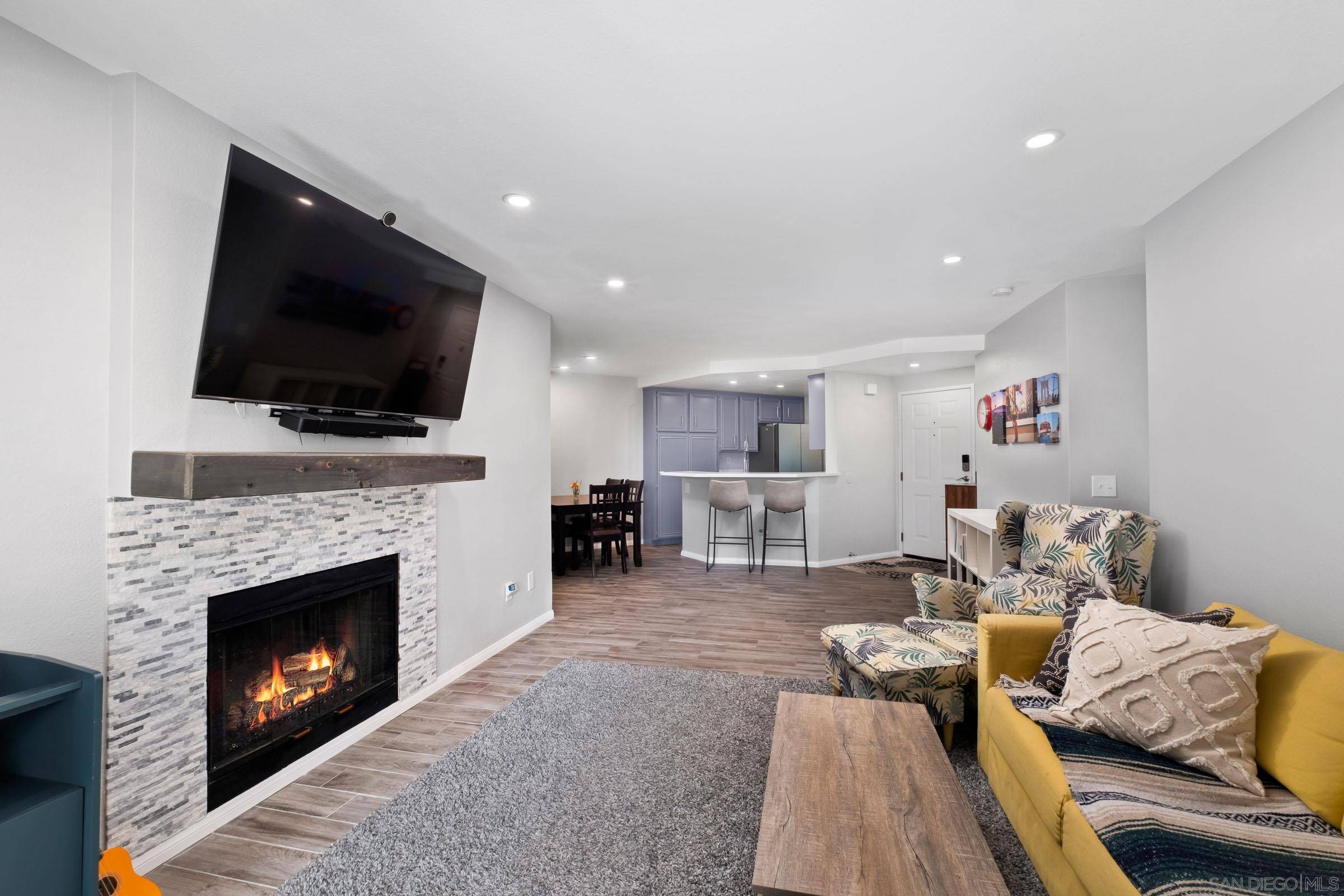 San Diego, CA 92131,11325 Affinity Ct #151